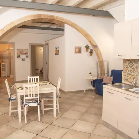 Tiche 200m From Sea - Happy Сиракузы
